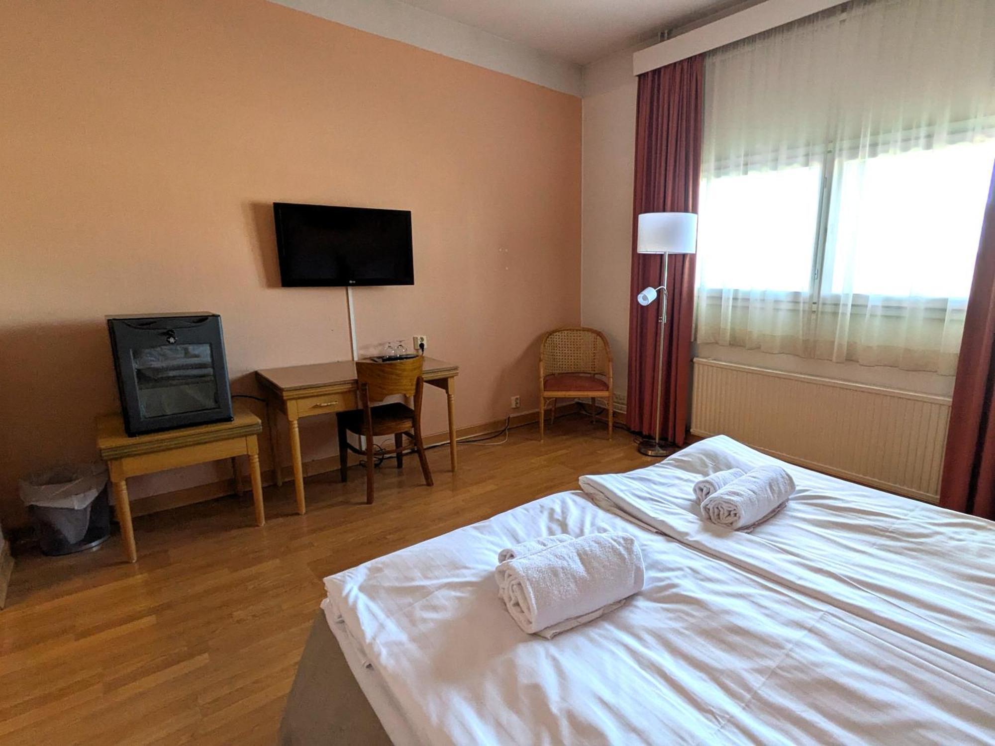 Hiisi Hotel Turku Seaport ภายนอก รูปภาพ